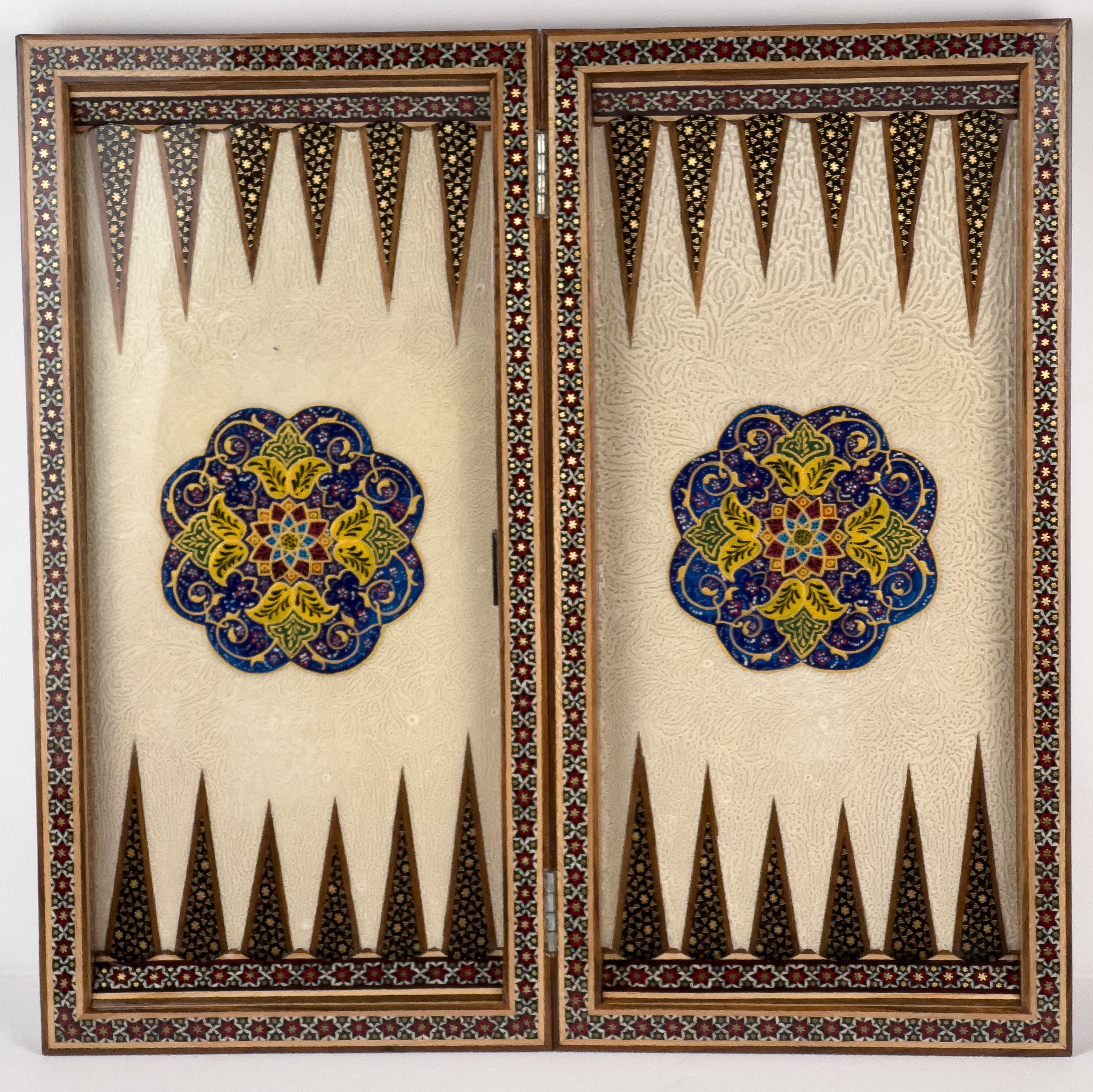 Chess Board - Size 50 - Shell Design - Rounded Edge