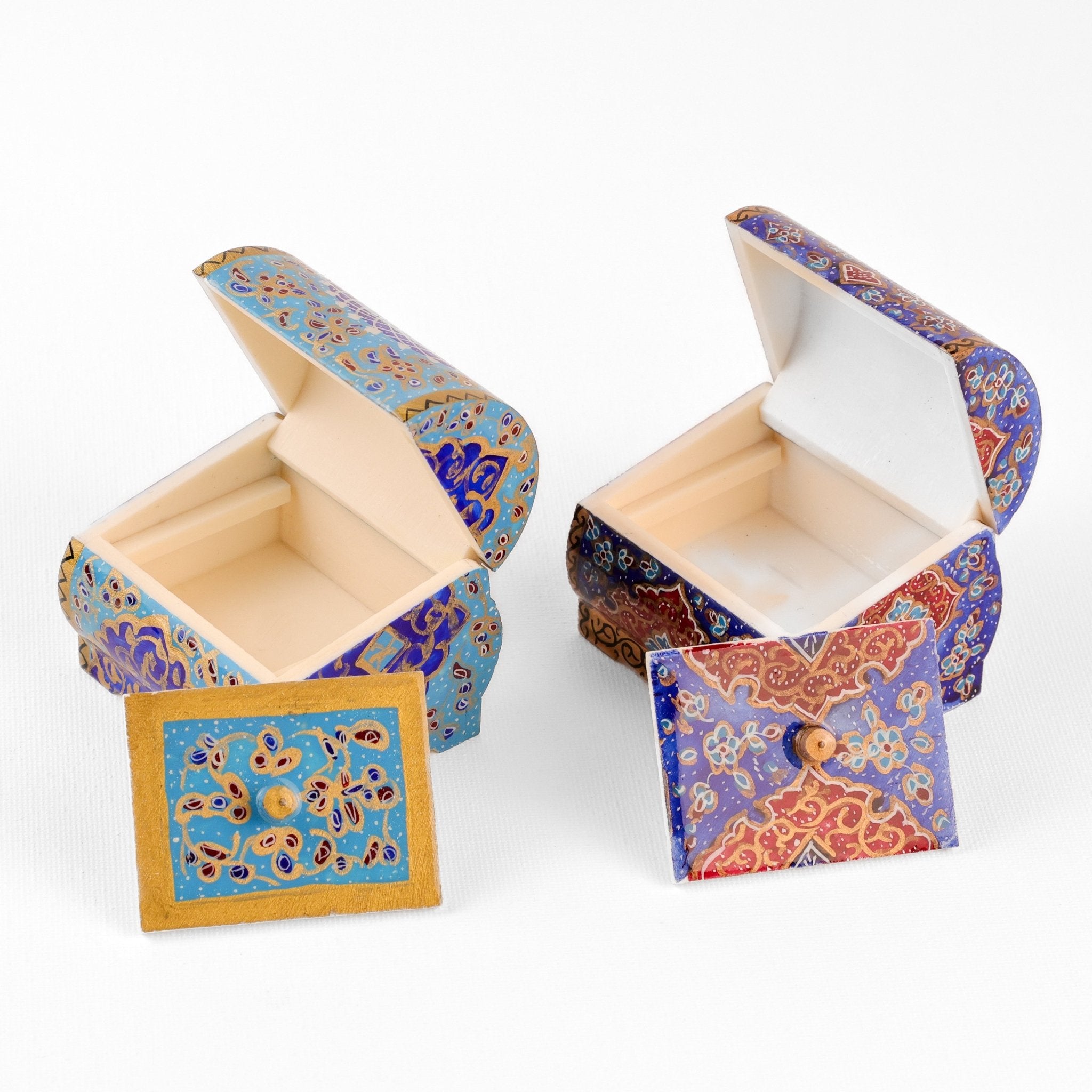 Camel Bone Box - Size 7 cm - Meraas Gallery