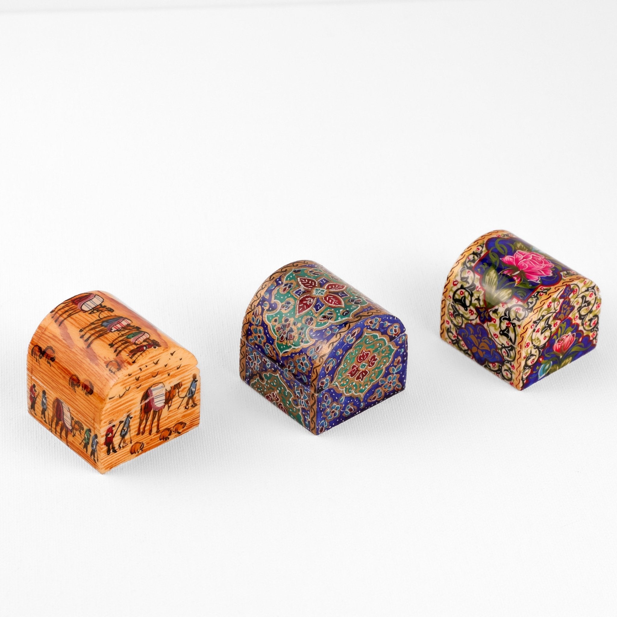 Camel Bone Box - Size 4 cm - Meraas Gallery