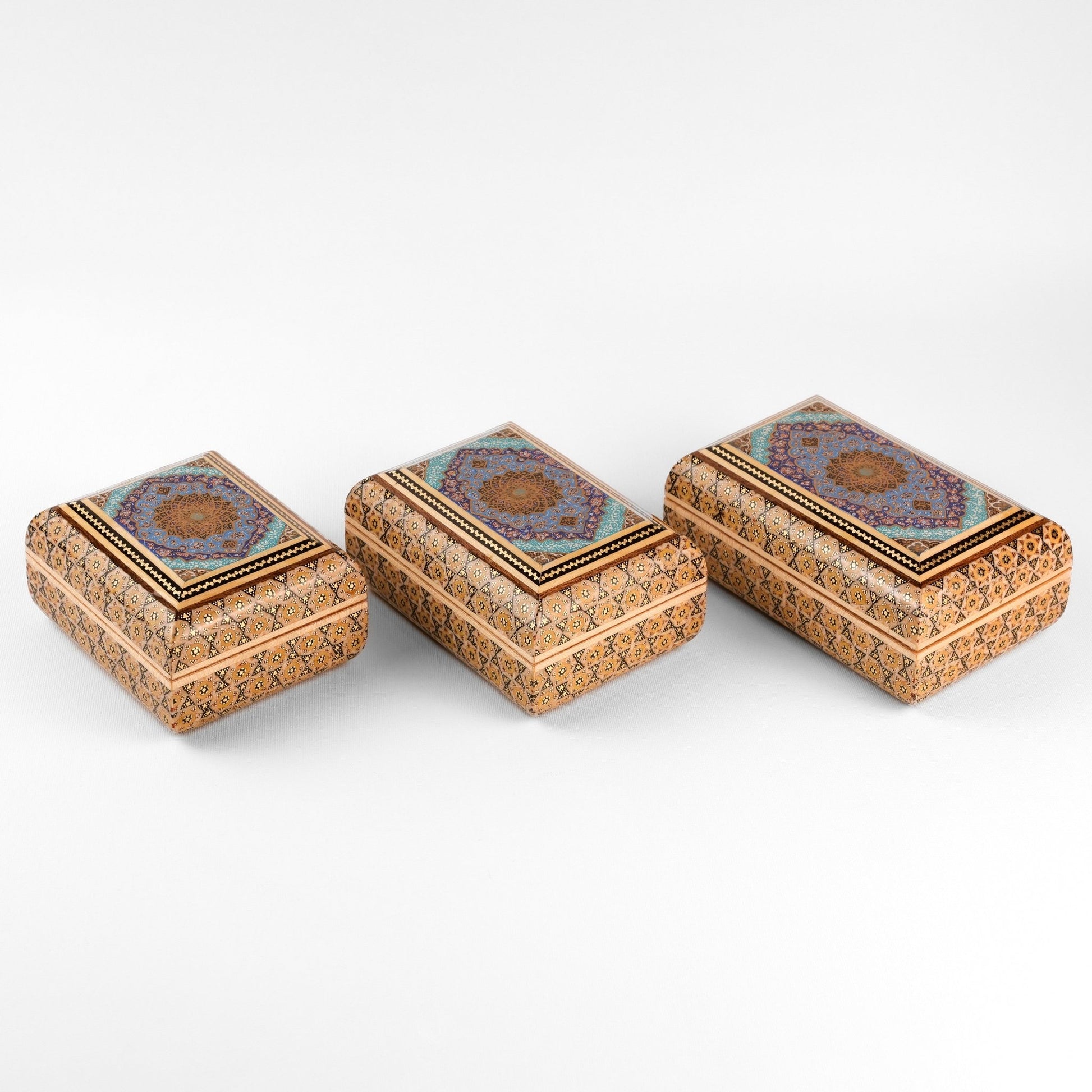 Round Seeded Box - Regular - Tazhib Lid - Size 1 - Meraas Gallery