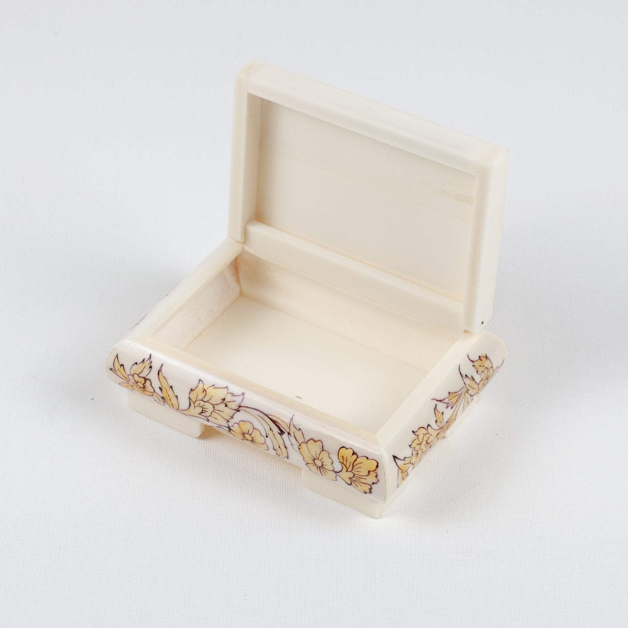 Camel Bone Box – Size 13 – Karbasi Chogan & Face Design - Meraas Gallery