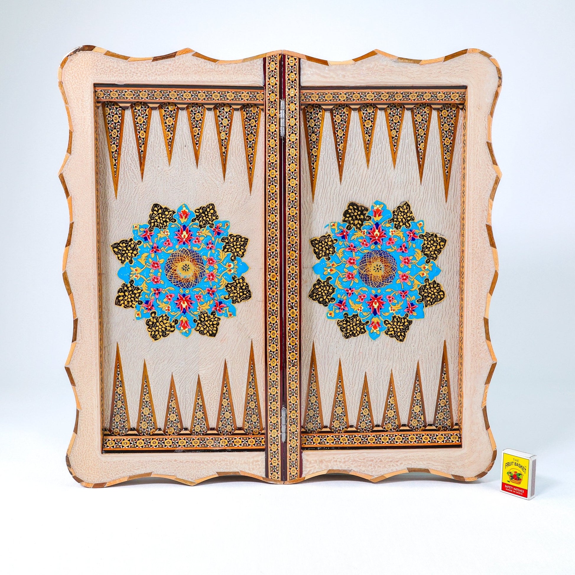 Backgammon & Chess Board – Scalloped Edge – Mother - of - Pearl Interior – Tazhib Design 03 – Size 50 cm - Meraas Gallery