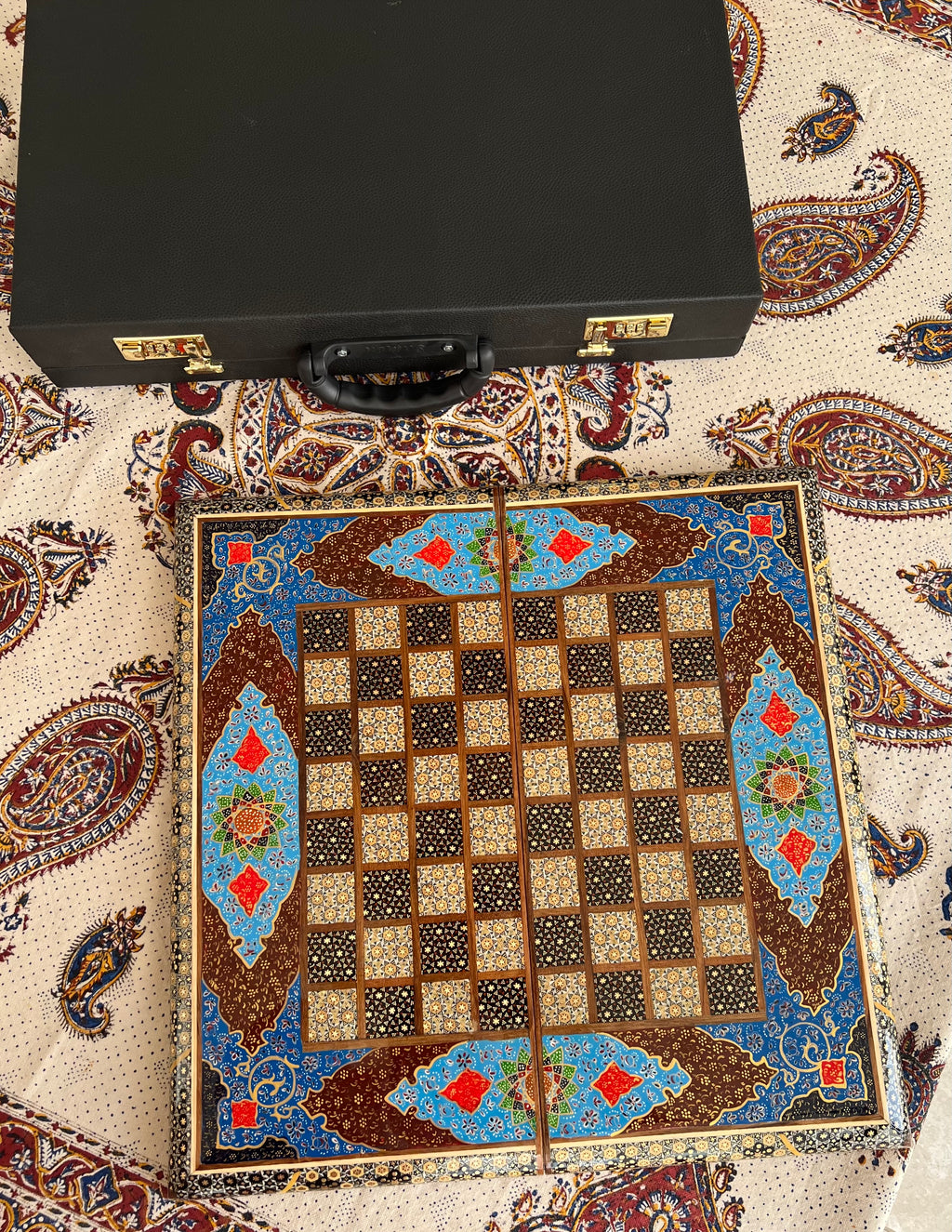 Chess Board - Size 50 - Shell Design - Rounded Edge