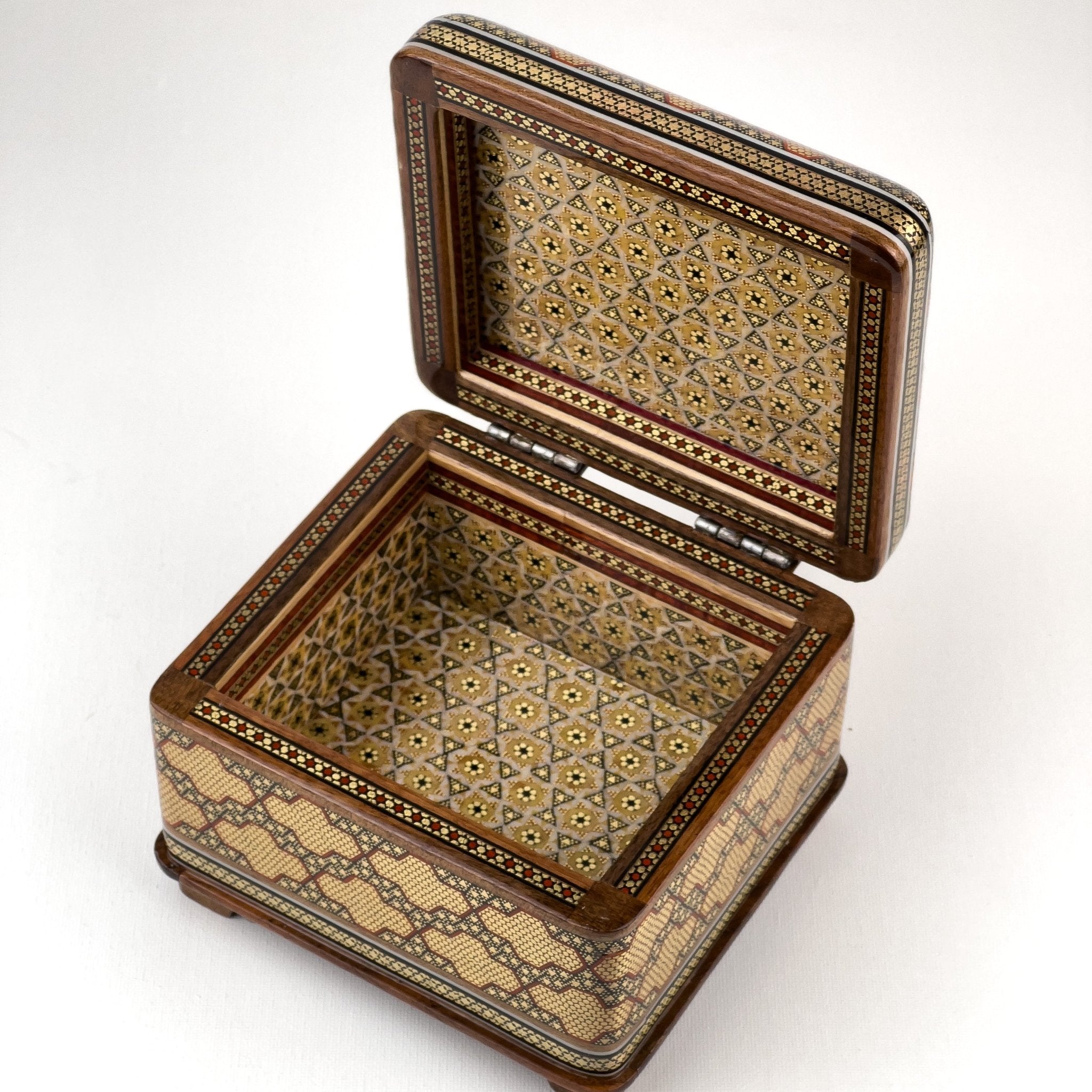 Box Tazhib Top Cross Khatam Size 1 - Meraas Gallery