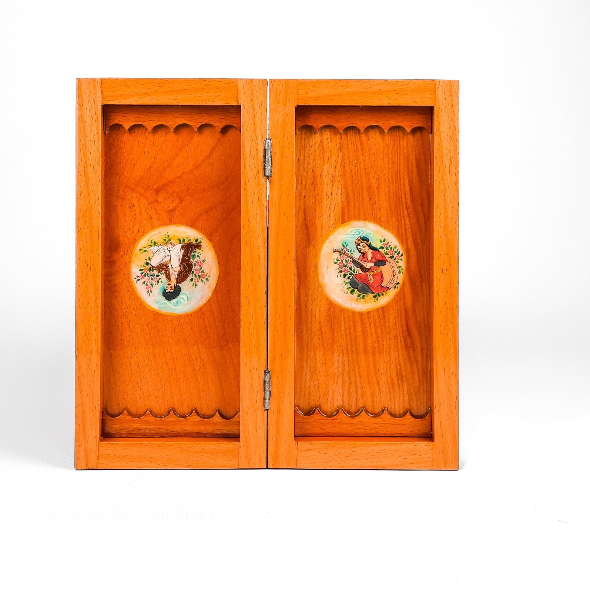 Chess Board - Size 30 - Beechwood Interior - 04 - Meraas Gallery