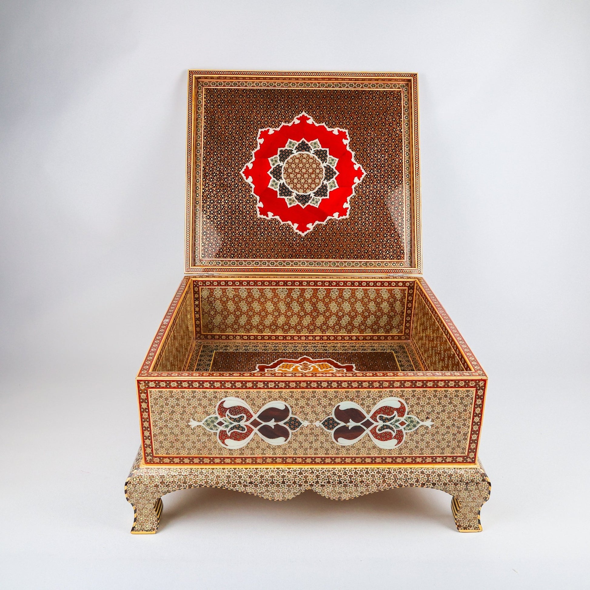 Premium Box Full Khatam - Meraas Gallery