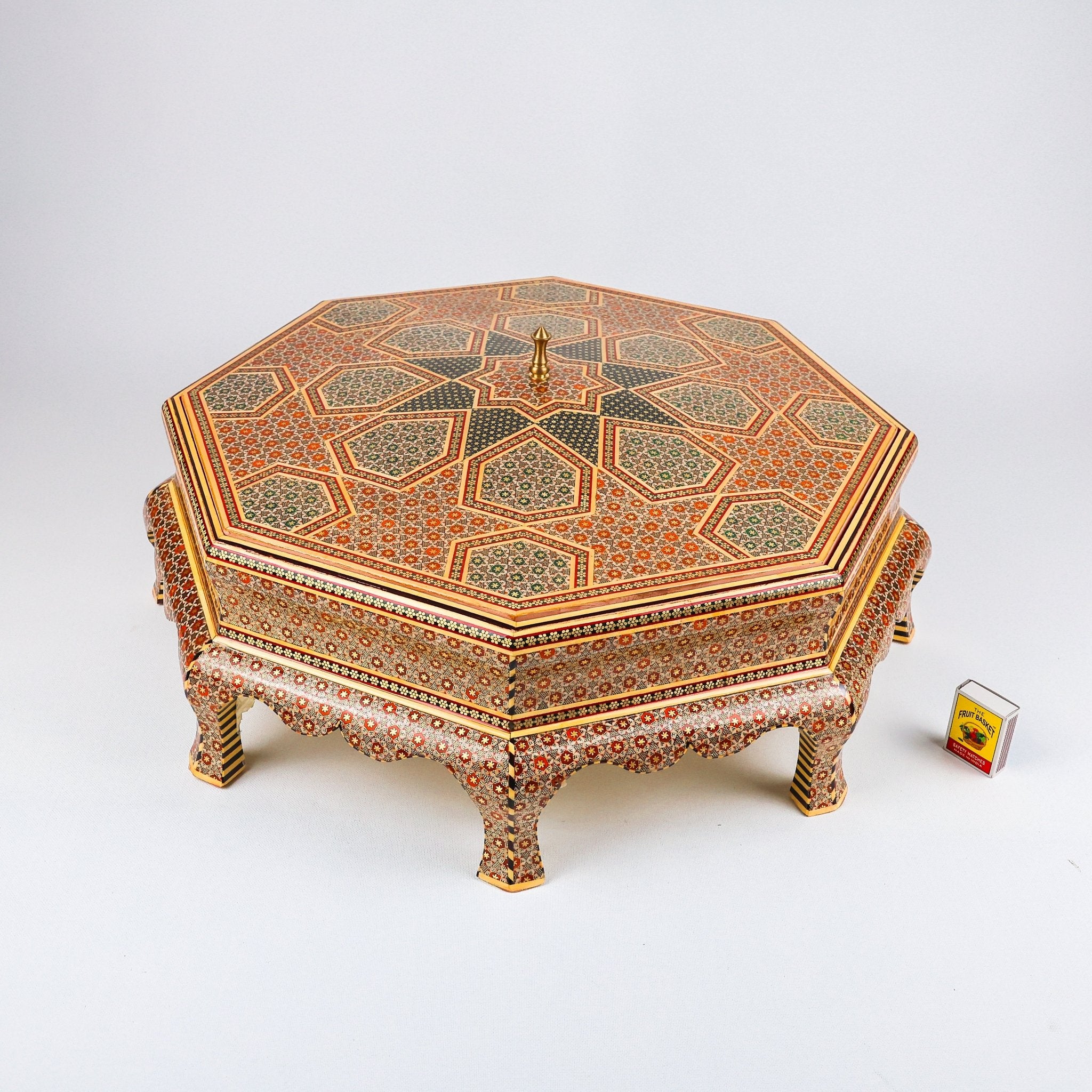 Premium 8 - sided Candy Dish With Stand - Meraas Gallery