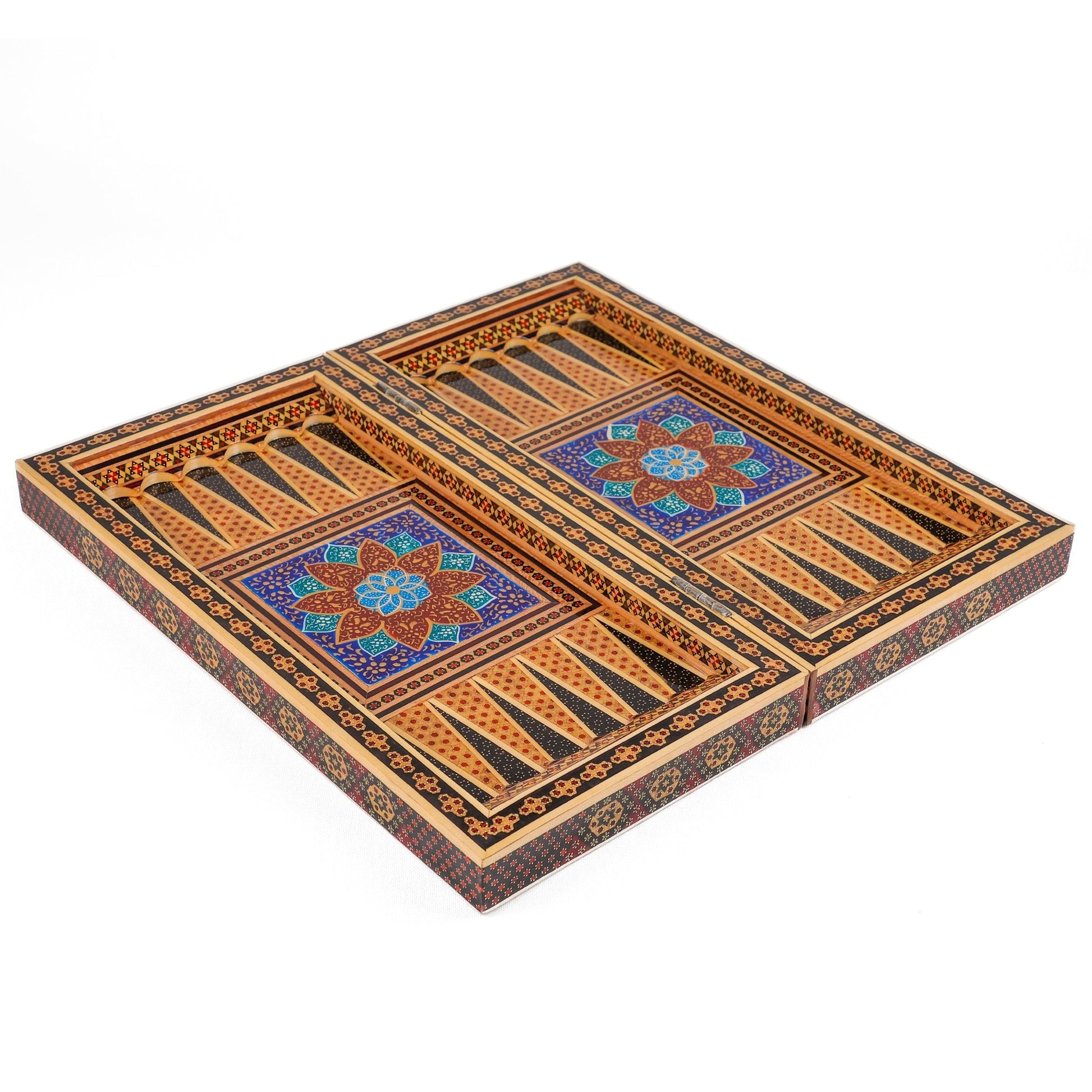 Chess Board - Size 40 - Beechwood Interior - Column Frame - 01 - Meraas Gallery
