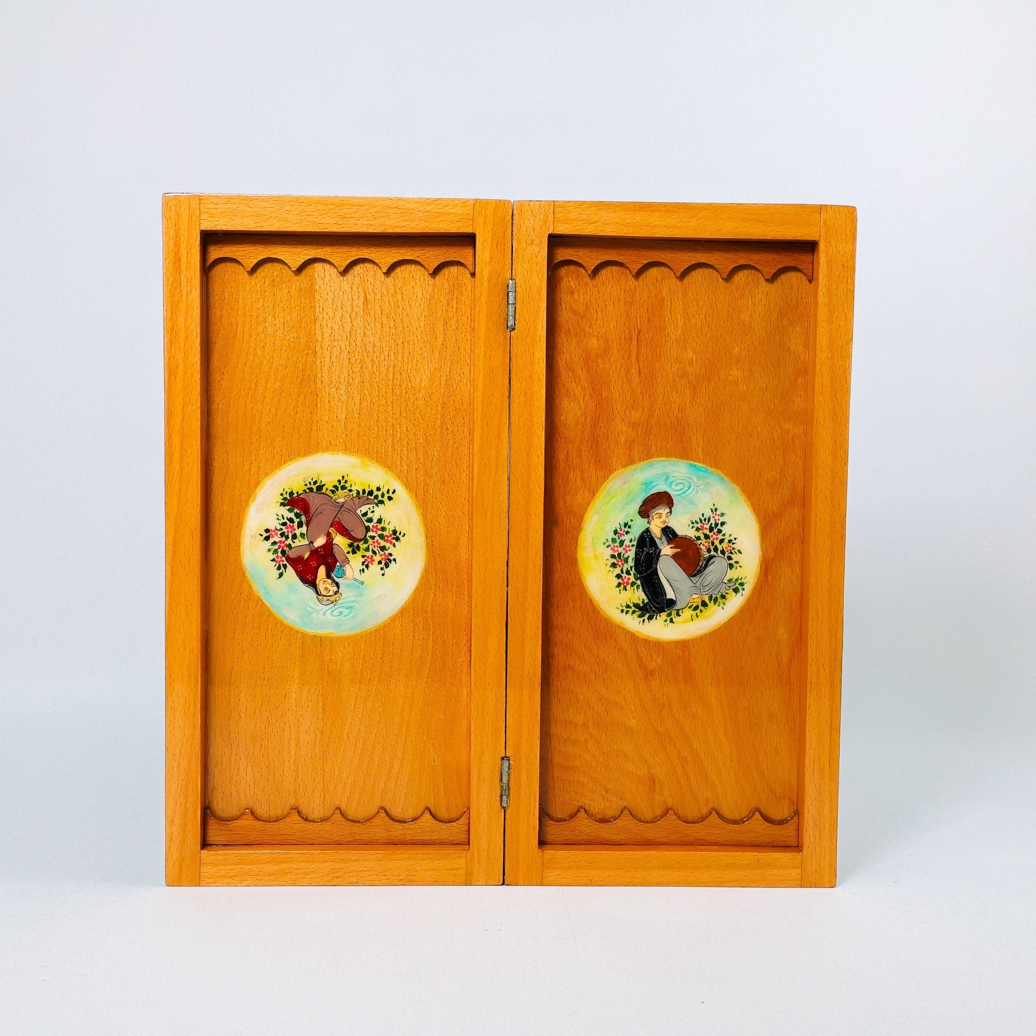 Chess Board - Size 40 - Beechwood Interior - 05 - Meraas Gallery