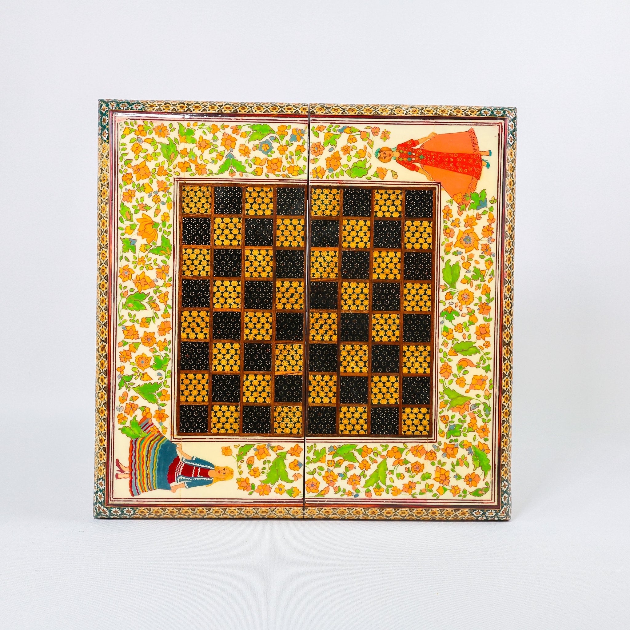 Chess Board - Size 40 - Beechwood Interior - 08 - Meraas Gallery