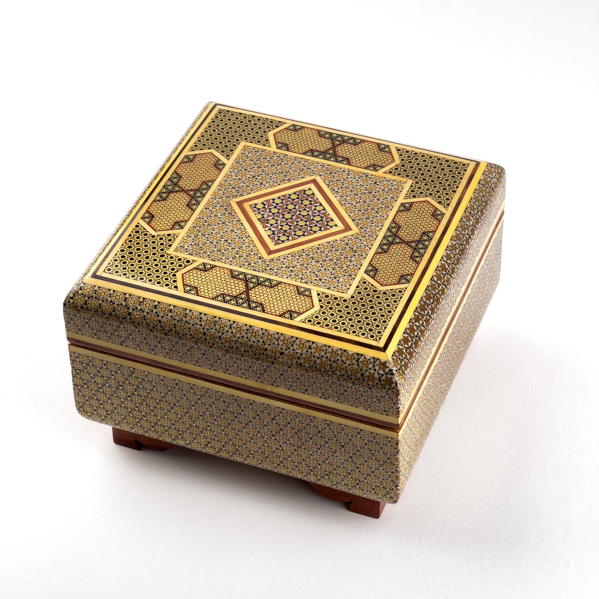 Box - Size 16 cm - Round Top and Bottom