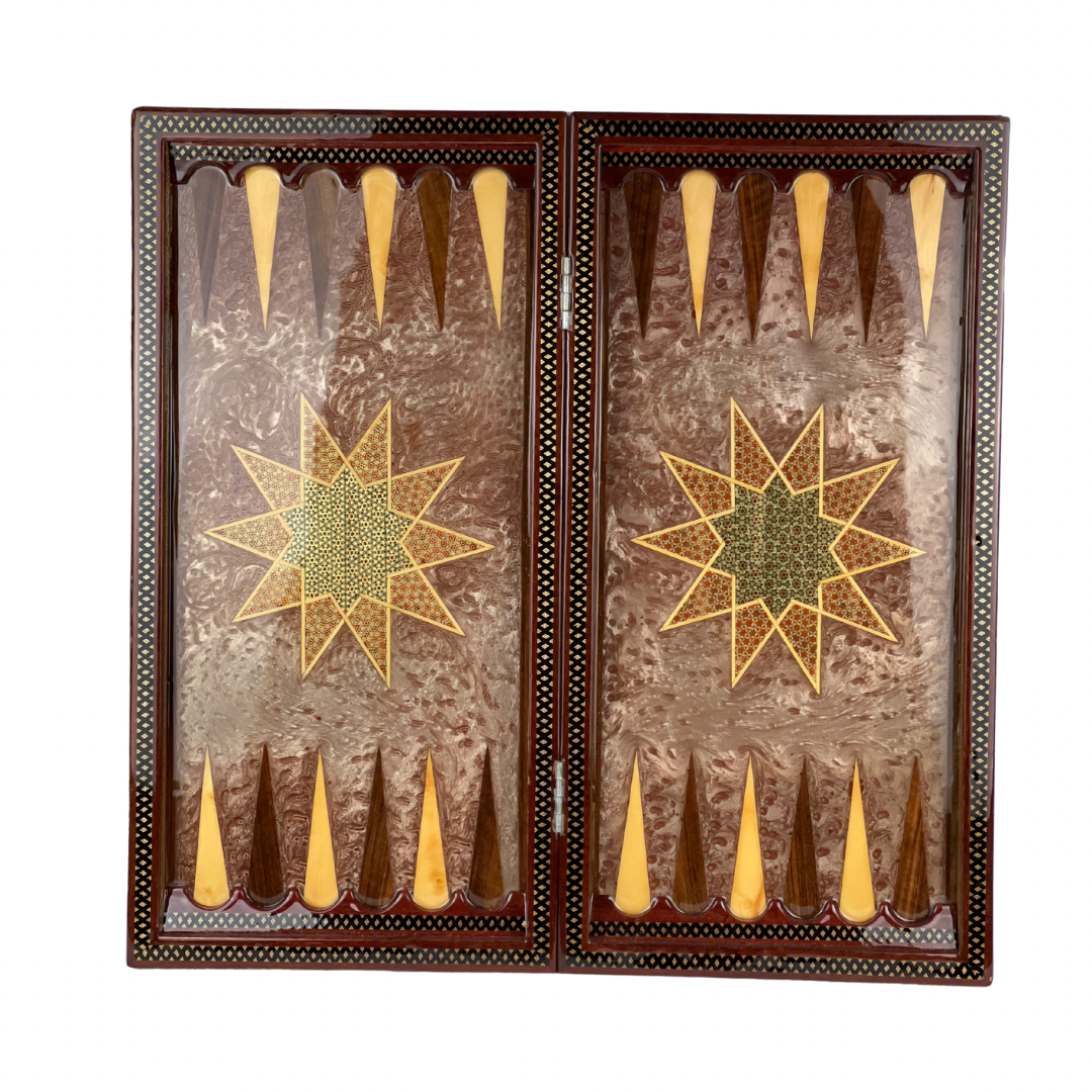 طاولة نرد وشطرنج - مقاس 60 - بطانة داخلية من عرق اللؤلؤ - غطاء مطلي يدويًا