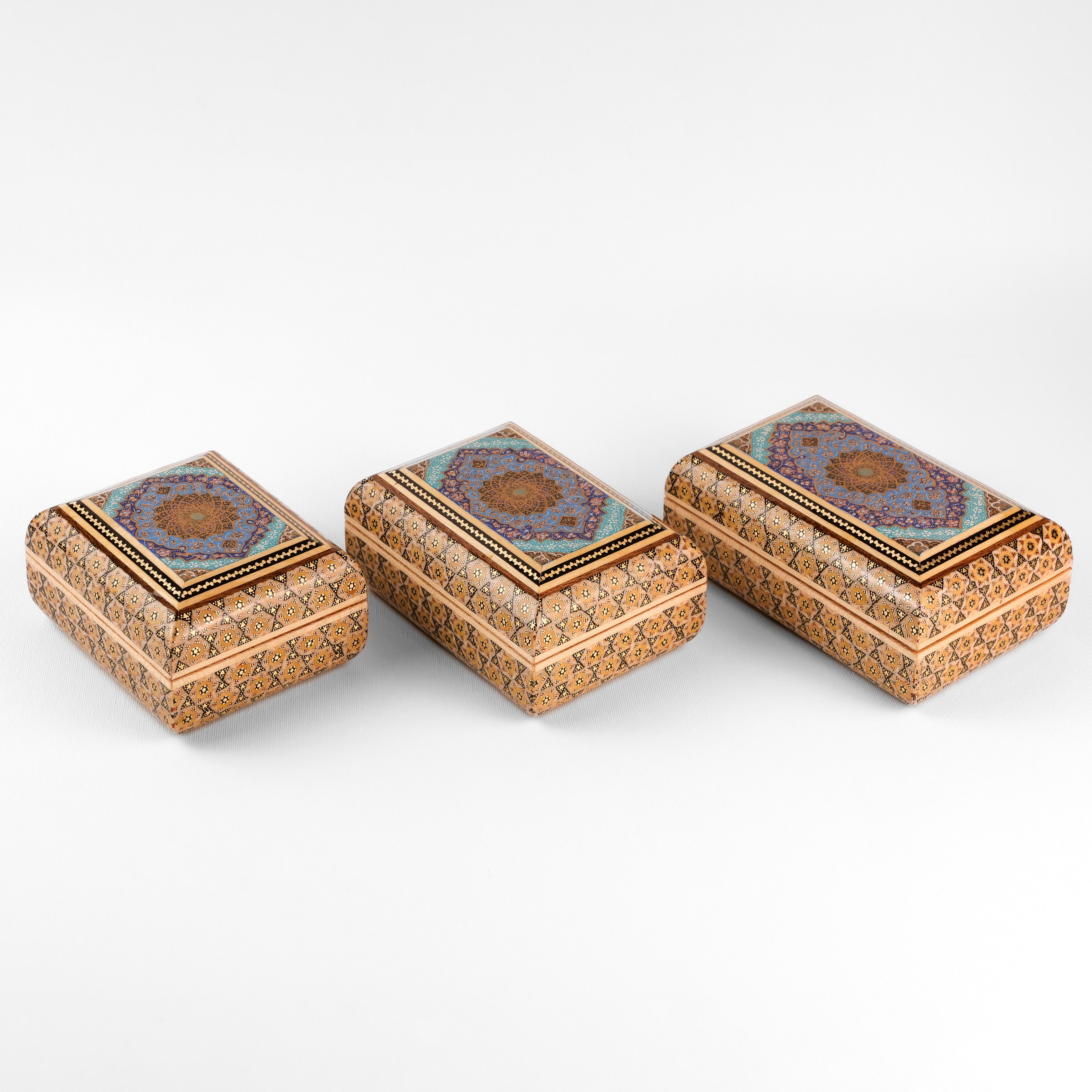 Round Seeded Khatam Box - Regular - Tazhib Lid
