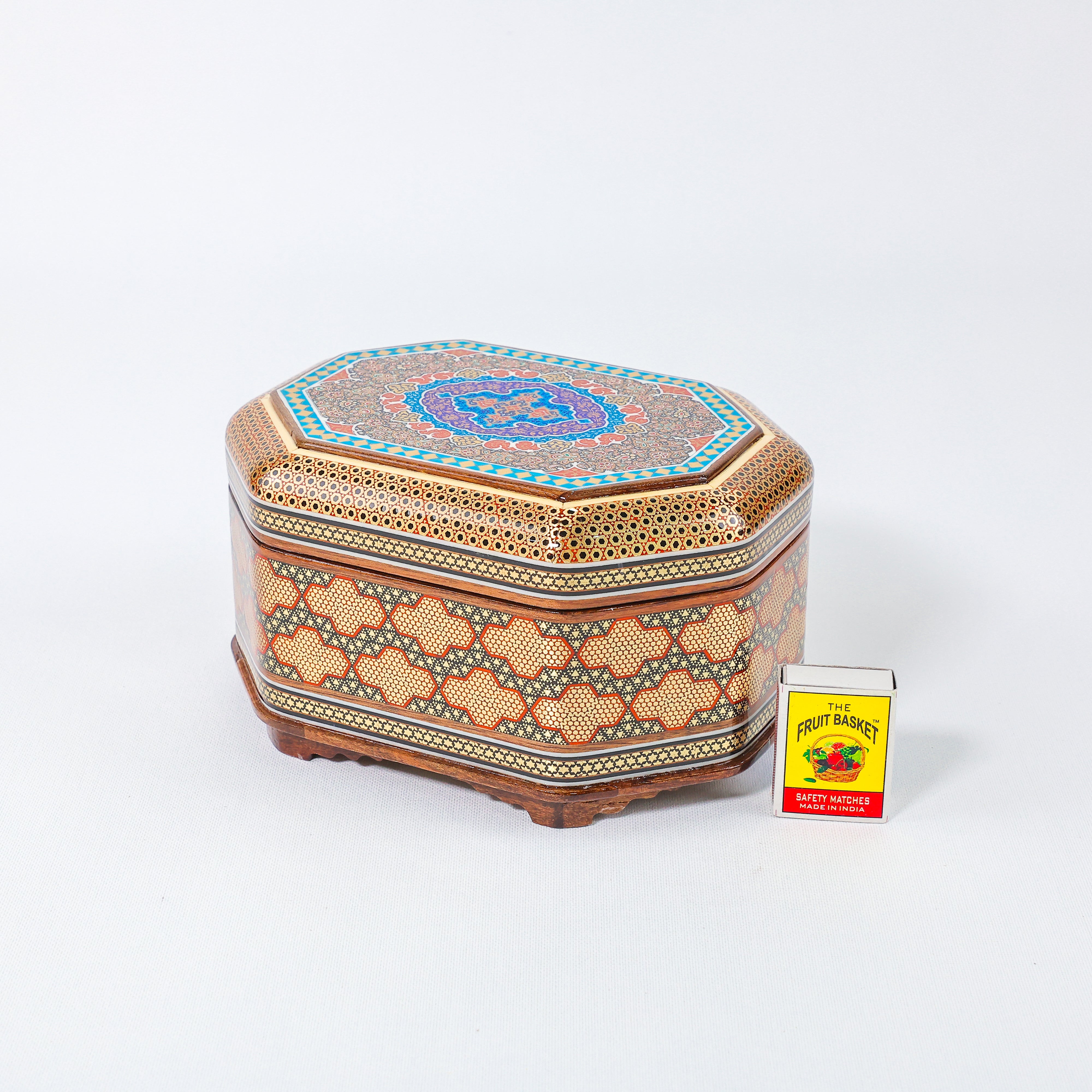 Octagonal Jewelry Box – Full Wire Khatam – Tazhib Painting – Size 20 × 15 cm