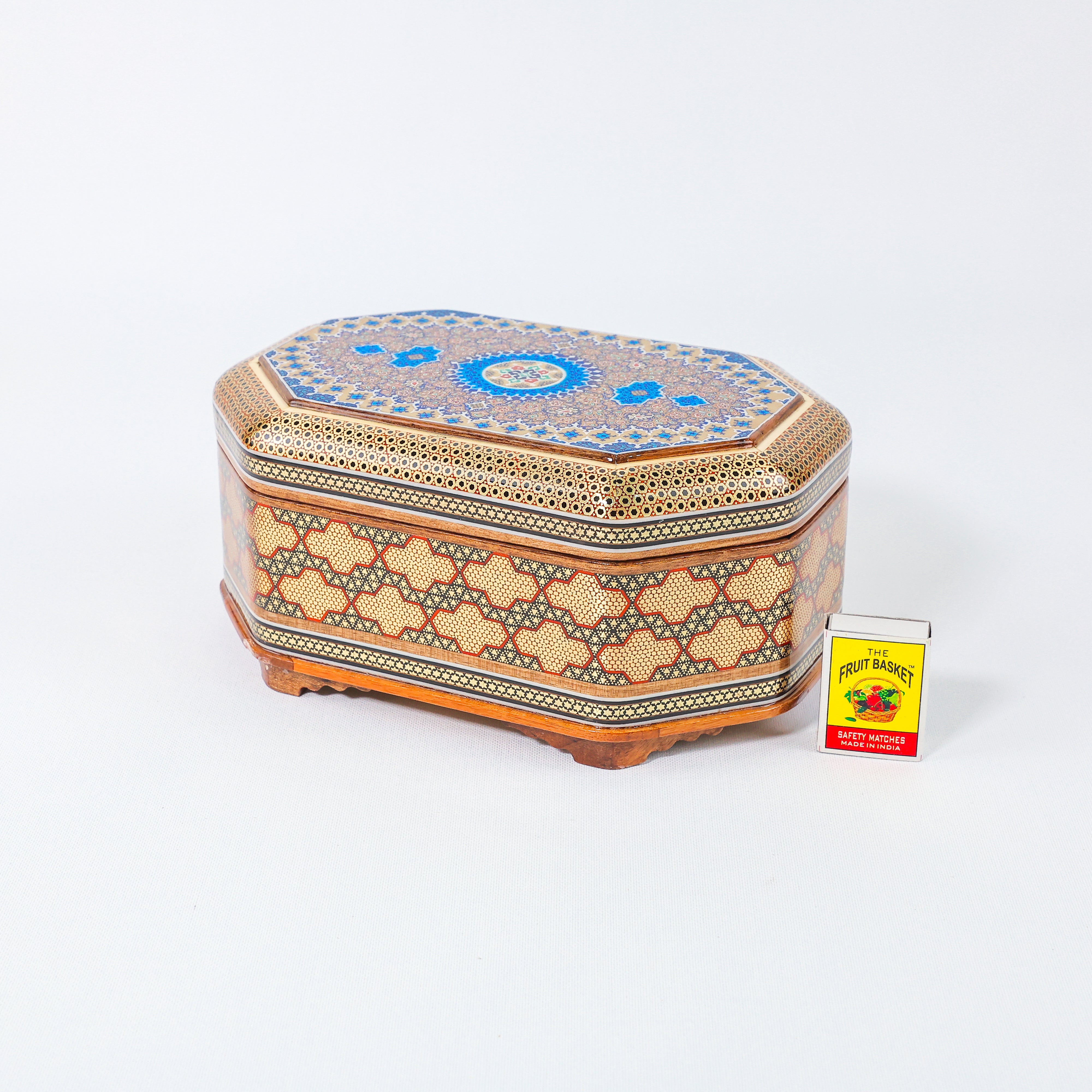 Octagonal Jewelry Box – Full Wire Khatam – Tazhib Painting – Size 16 × 24 cm