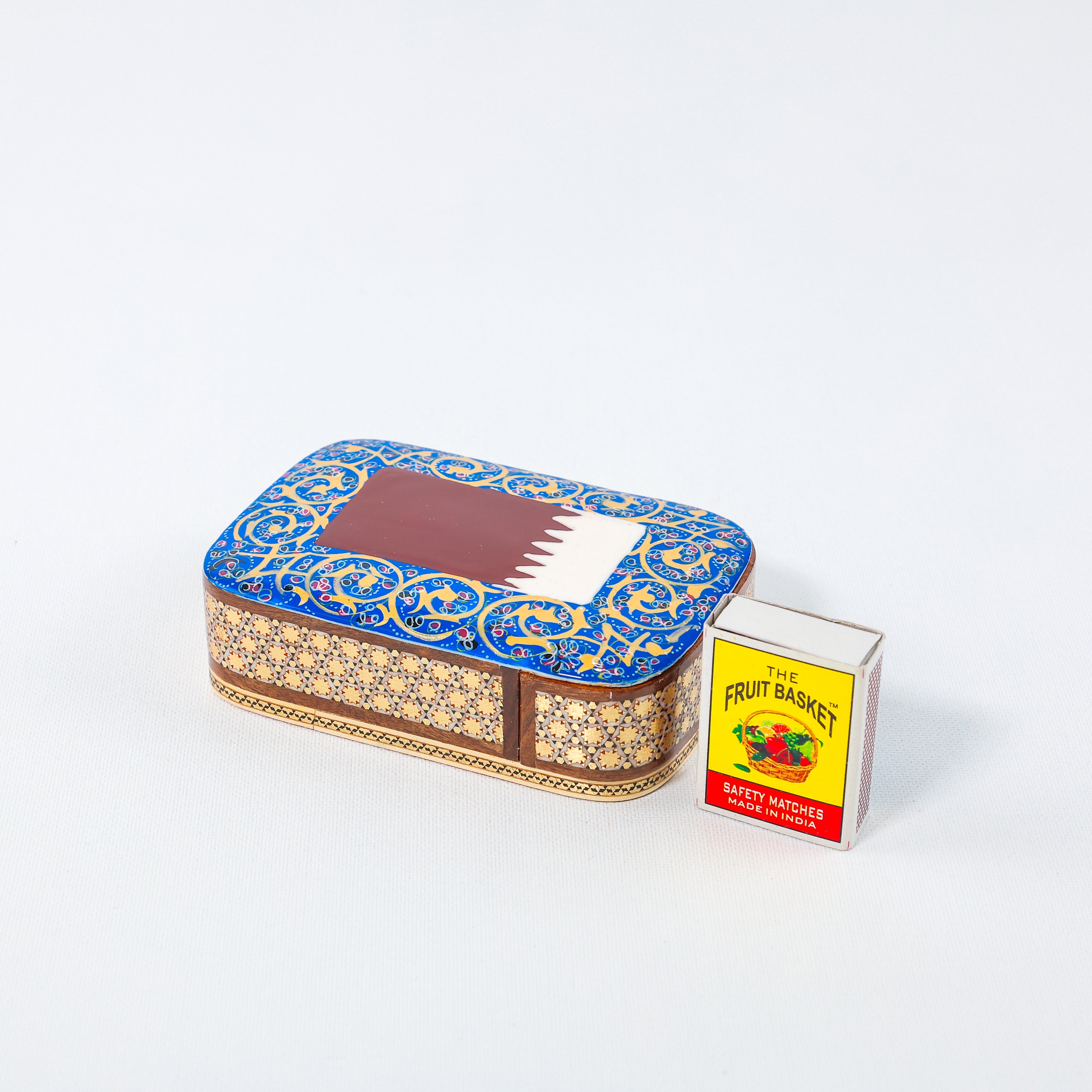 Khatam Slide Box – Qatar Flag Design – Size 8 × 11 cm