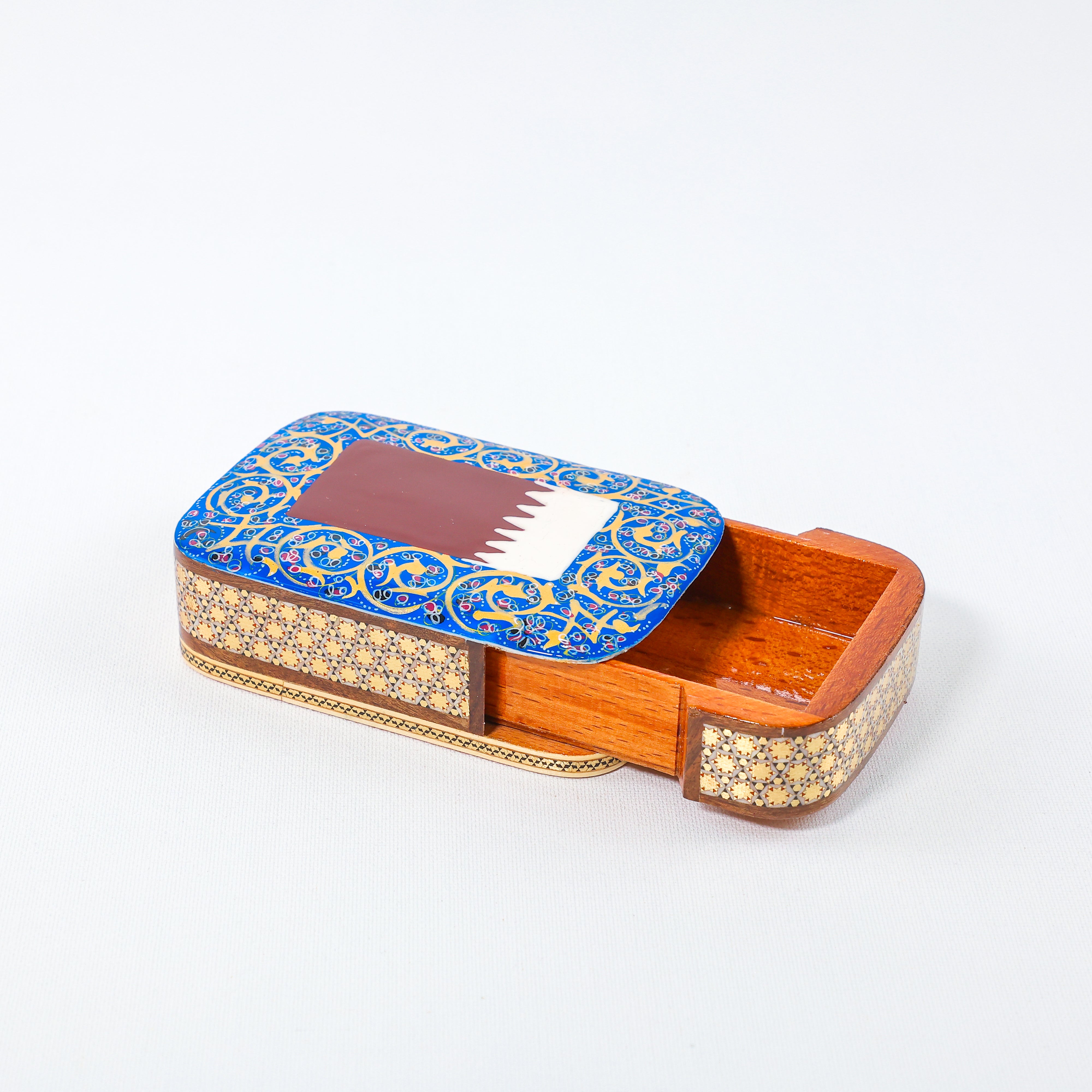 Khatam Slide Box – Qatar Flag Design – Size 8 × 11 cm