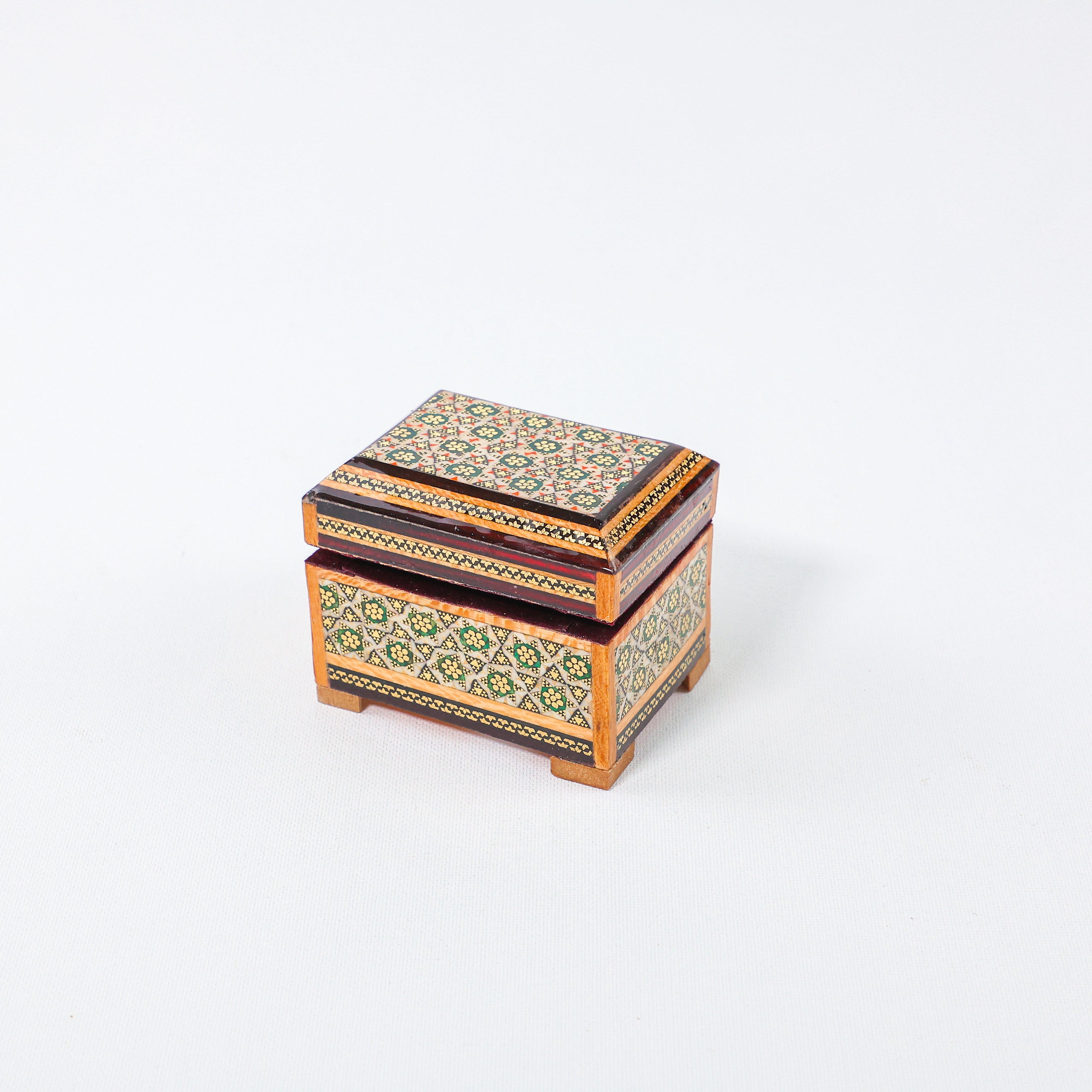 Seeded Box – Khatam Design – Velvet Interior – Size 6 × 8 cm