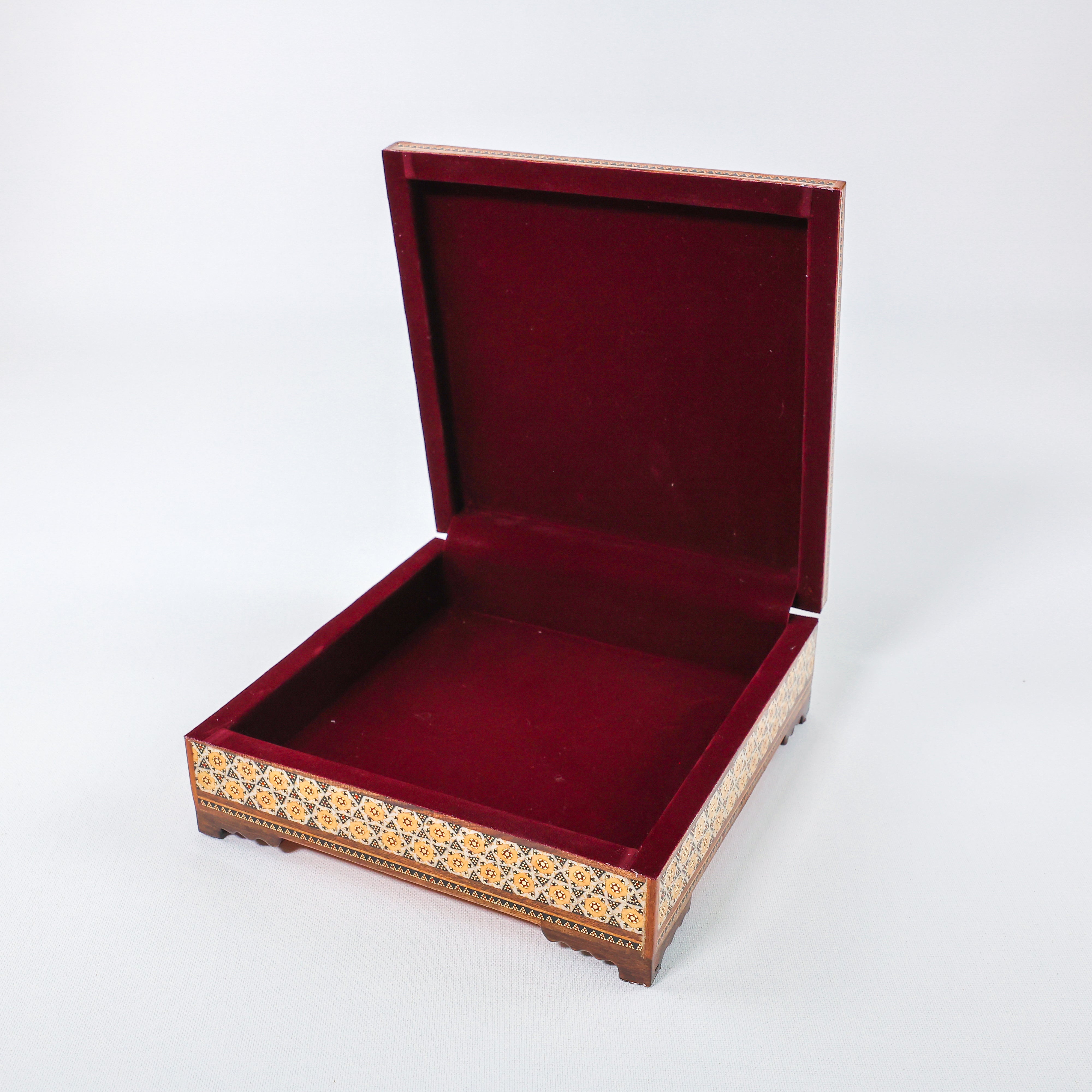 Khatam Box – Velvet Interior – State of Qatar New Emblem Design – Size 20 × 20 cm