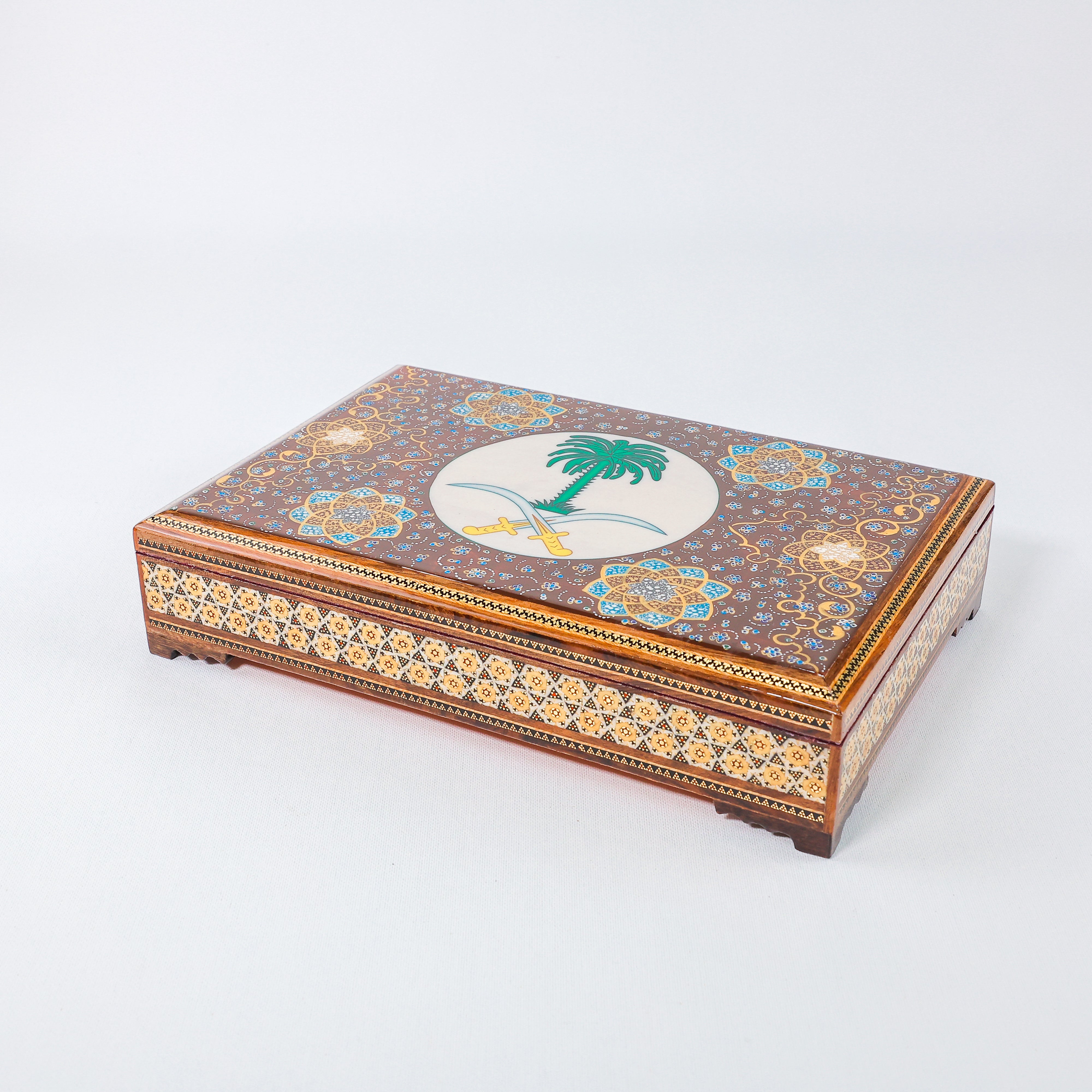 Khatam Box – Velvet Interior – Saudi State Emblem – Size 20 × 30 cm