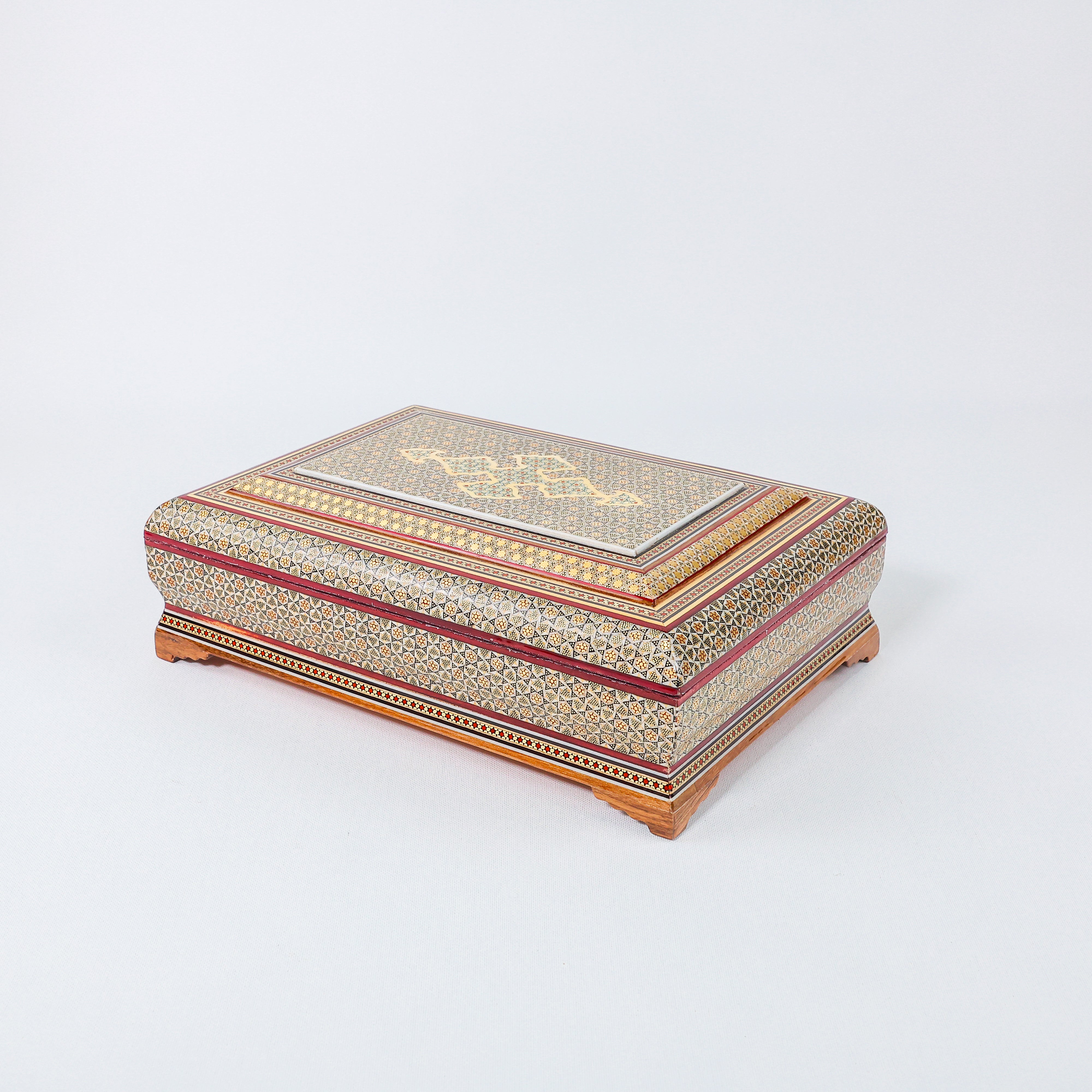 Seeded Quran Box – Beechwood Interior – Size 22 × 32 cm