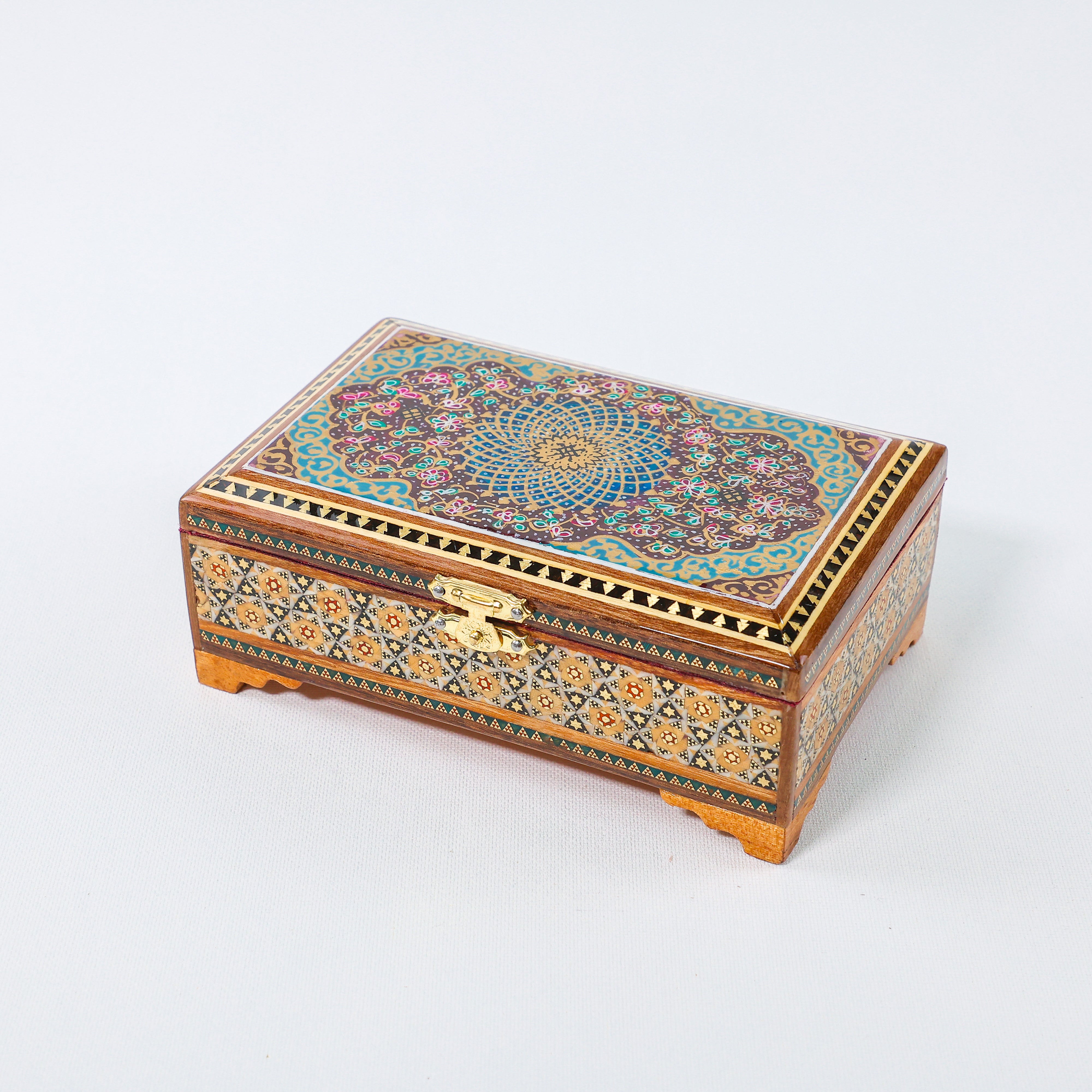 Painted Box – Tazhib Design – Velvet Interior – Golden Lock – Size 10 × 16 cm