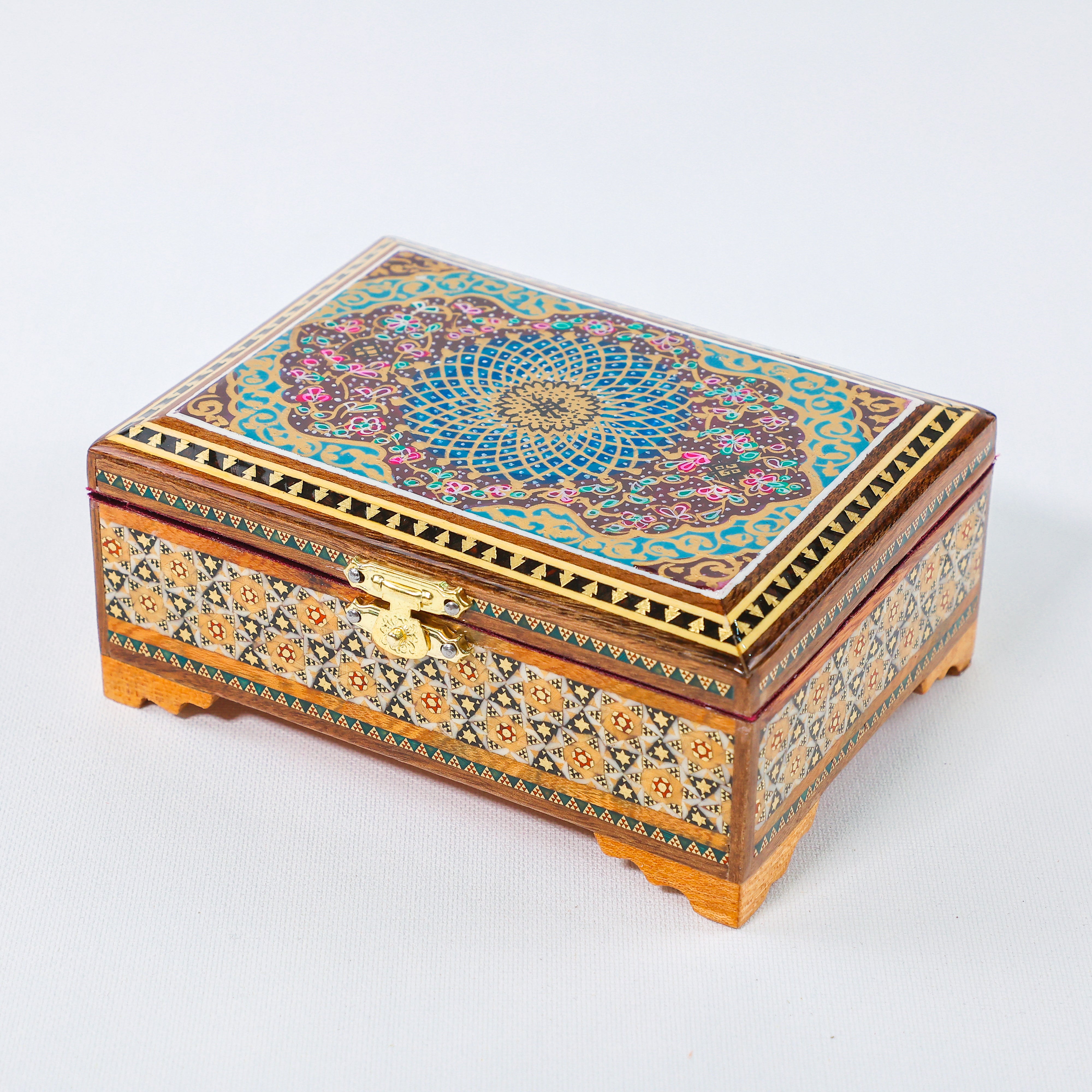 Painted Box – Tazhib Design – Velvet Interior – Golden Lock – Size 10 × 14 cm