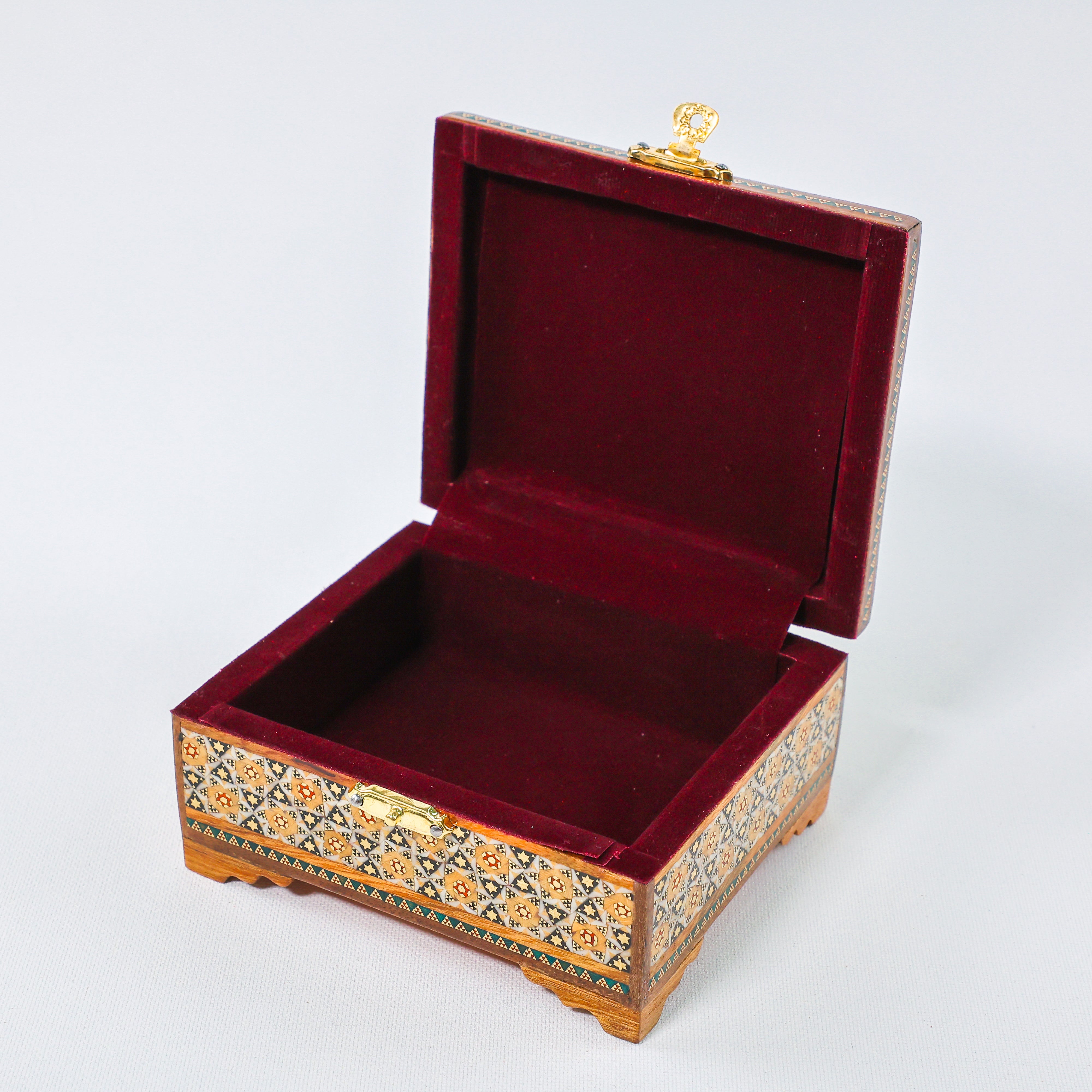 Painted Box – Tazhib Design – Velvet Interior – Golden Lock – Size 10 × 12 cm