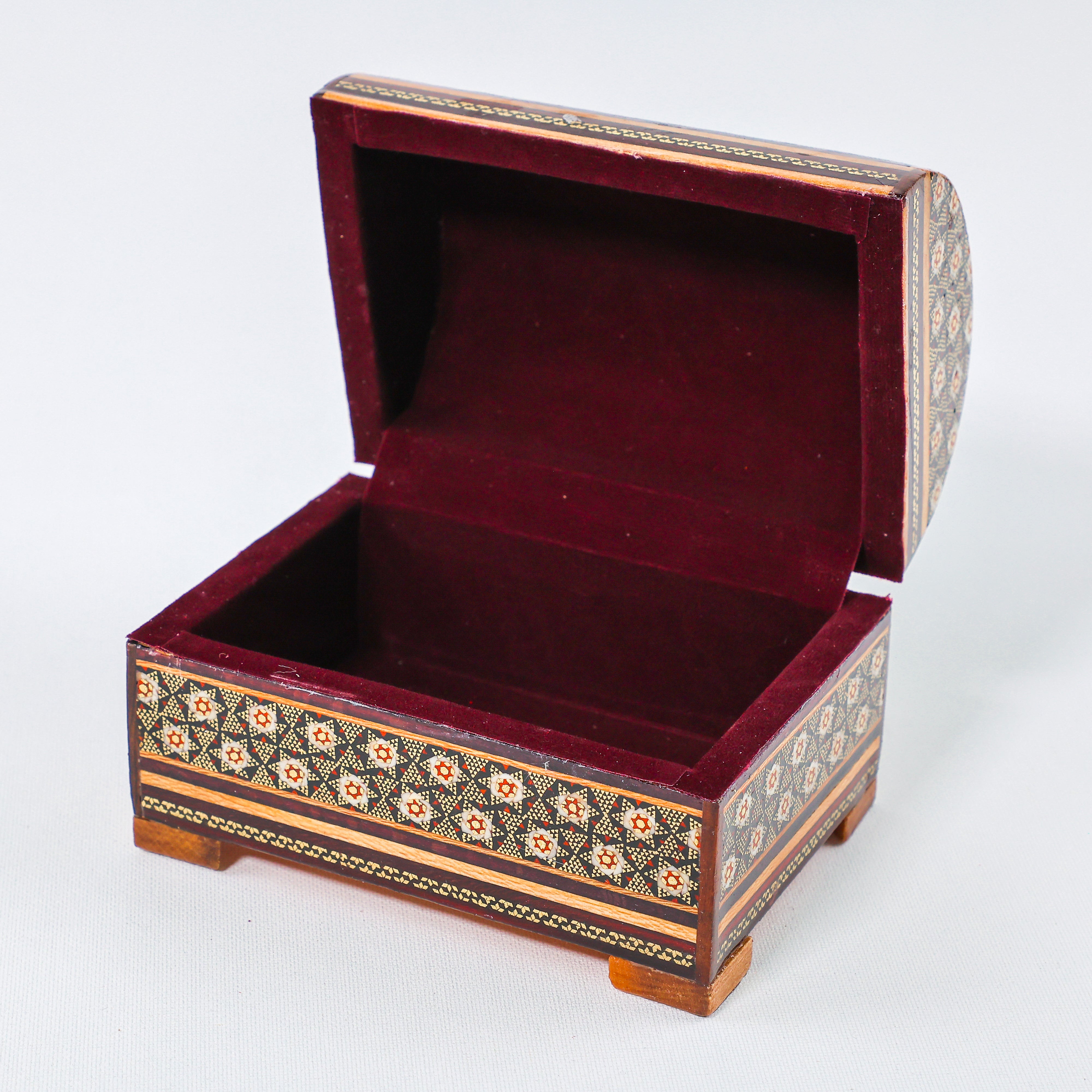 Chest Series Box – Velvet Interior – Size 10 × 14 cm